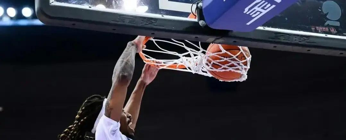 广东男篮坚守现有内线阵容迎接季后赛挑战