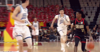 贺希宁爆发砍30+深圳男篮豪取15连胜创队史最佳战