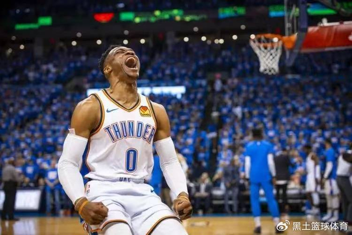 马刺双核联手力克76人 卡斯尔三双成关键